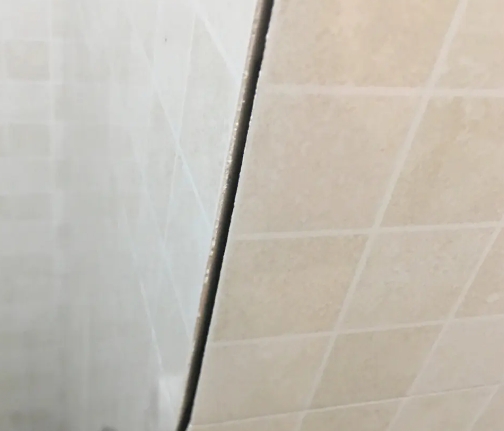 安定瓷砖空鼓维修公司分享阳台瓷砖脱落的修复过程可以分为以下几个步骤